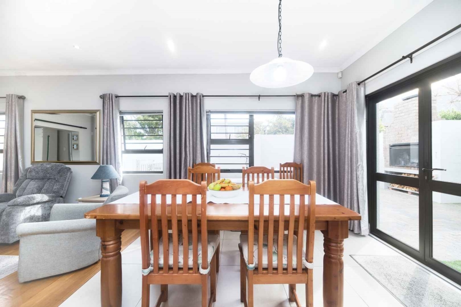 4 Bedroom Property for Sale in Voelklip Western Cape